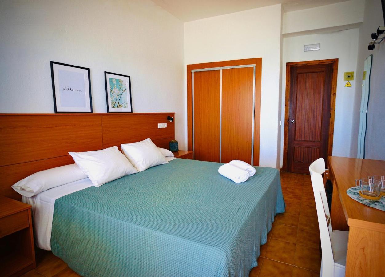 Hotel Patricia Torreguadiaro Exterior foto